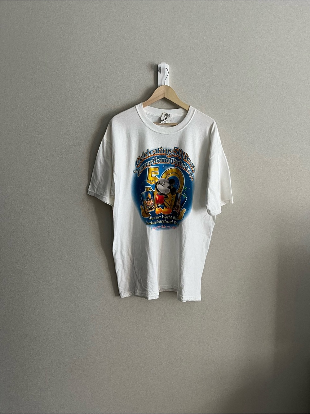Vintage 2005 Walt Disney Word T Shirt